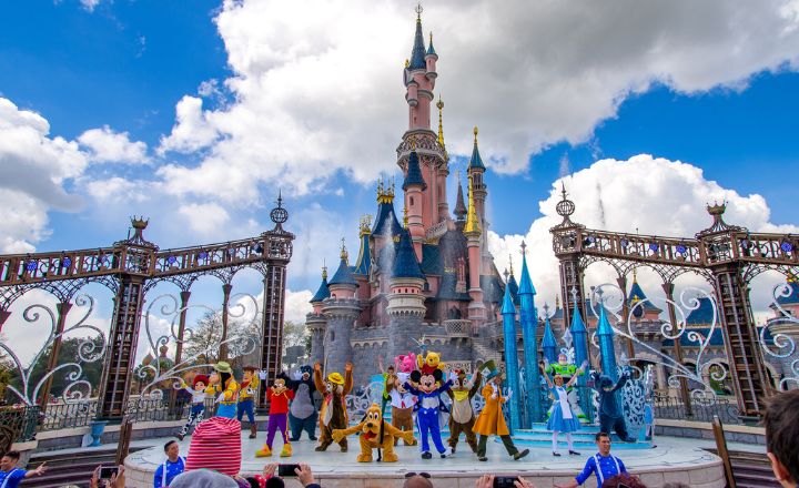 English at Disneyland paris is a well-liked attraction for all Disney lovers and families travelling with little children.