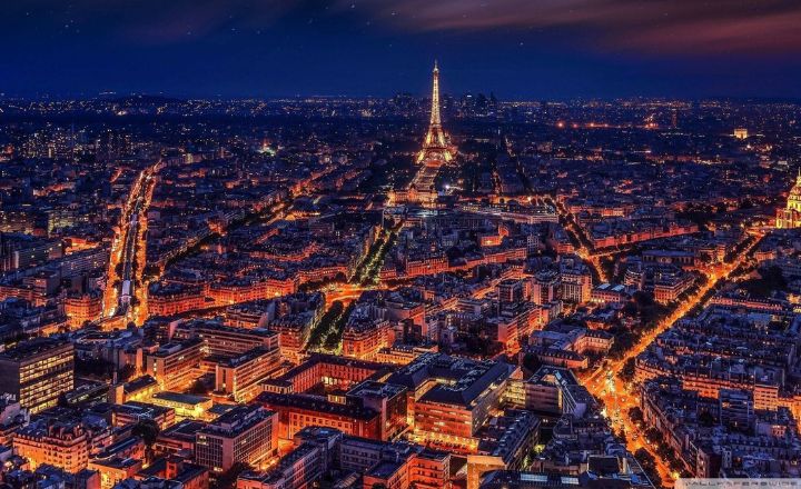 Ultimate Paris Bucket List! Paris is an amazing city, with countless hidden gems and must-see locations that might keep you occupied for weeks or months!